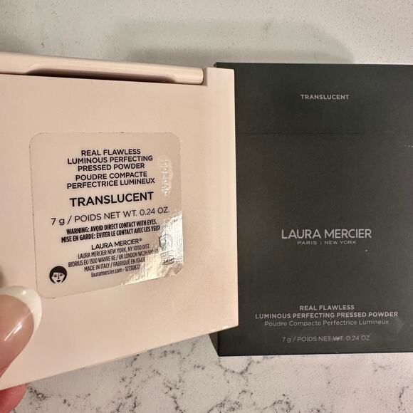 Laura Mercier NEW Real Flawless Luminous Perfecting Pressed Powder – Translucent - Picture 3 of 6